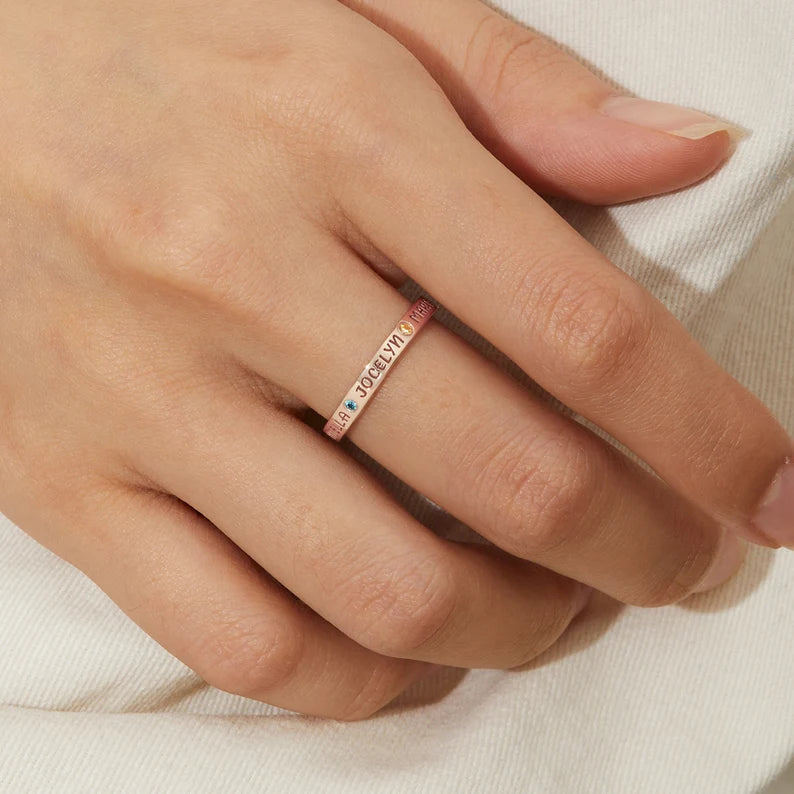 The Family Love Ring – Personalized Birthstone Ring with Names